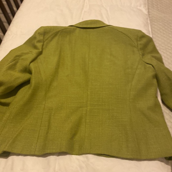 Beautiful bright green blazer - Picture 6 of 9